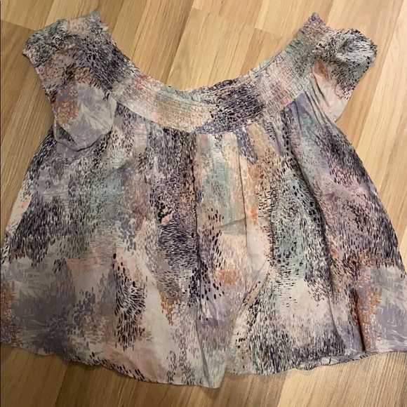 flowy Aritzia flower blouse - Picture 1 of 3